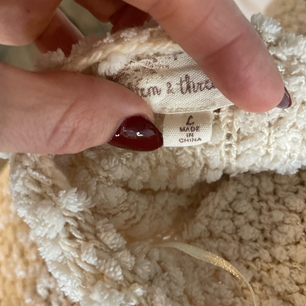 Hem and Thread 🧵 Sweater - Picture 4 of 4